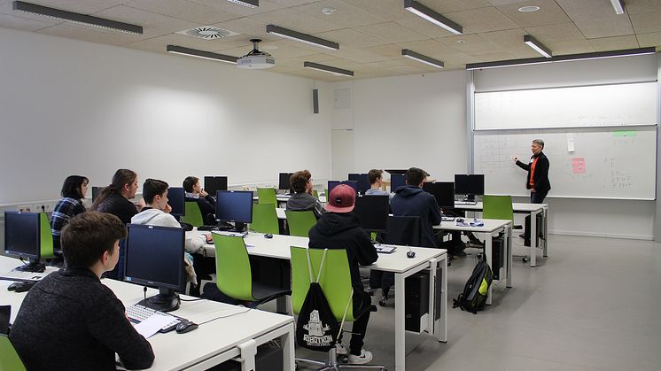 Mehr als 300 Schülerinnen und Schüler beim 6. Fachtag Informatik am 24. Januar 2017 an der Technischen Hochschule Wildau