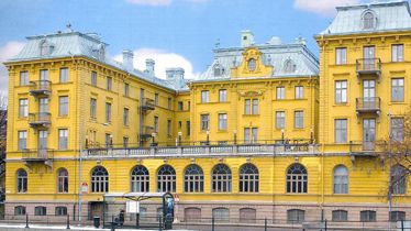 Den slumrande skönheten har nu vaknat efter 70 års vila – I dag öppnar Elite Grand Hotel i Gävle