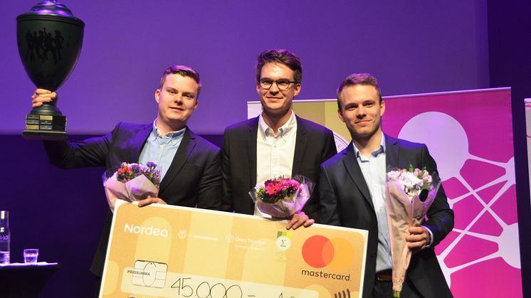 SM i Ekonomi med vinnande lag från Linköpings universitet från vänster Erik Almgren, Nils Schönning och Rickard Björkman