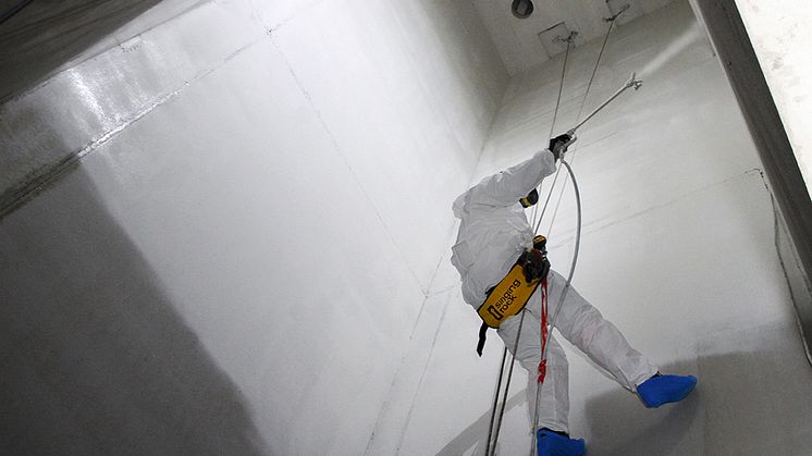 Klätterteknik sätter färg på Värtahamnen