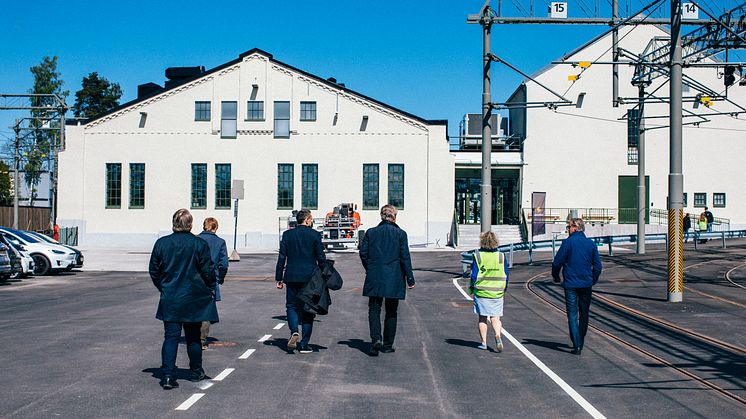 Omvisning av den nye og oppgraderte trikkebasen på Holtet. 