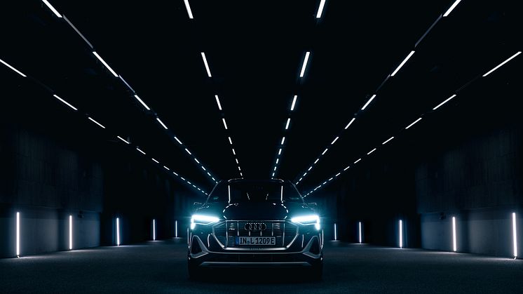 Audi e-tron Sportback 55 quattro with digital matrix LED headlights in the Audi light tunnel