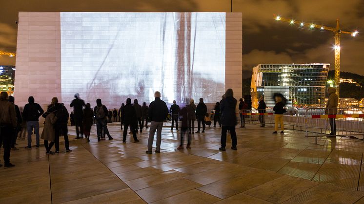 Oslo Kulturnatt 2018 Videokunst på operataket foto Richard Ashton