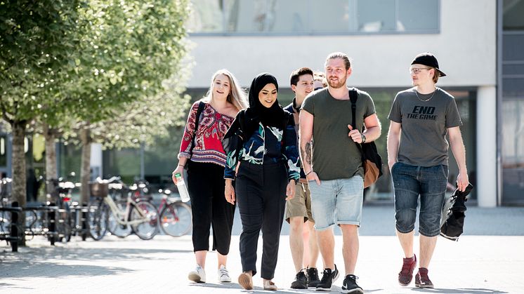 Högskolan Väst hjälper unga till en bättre framtid