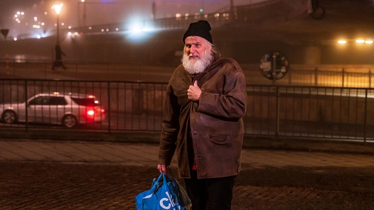 Under vintermånaderna har behoven bland personer i hemlöshet ökat. Fler än vanligt har till exempel fått ta emot vinterkläder och varma kängor. Foto: Jonas Nimmersjö, kampanjbild