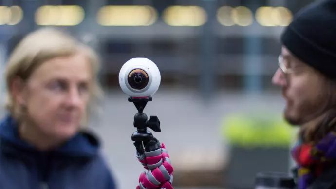 Landstinget stöttar virtual reality-teknik som kan hjälpa till att lindra fobier. Foto: Mikael Ström