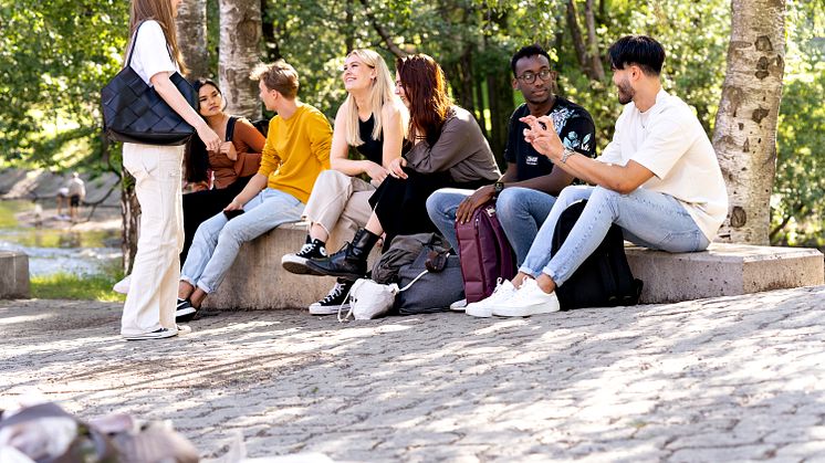 Ferske tall fra SHoT tilleggsundersøkelse 2023 viser et bekymringsfullt omfang av ruslidelser blant norske studenter. Samtidig ønsker en økende andel av studentene flere alkoholfrie tilbud.