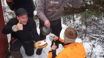 Jubel- rett vei for hogst 