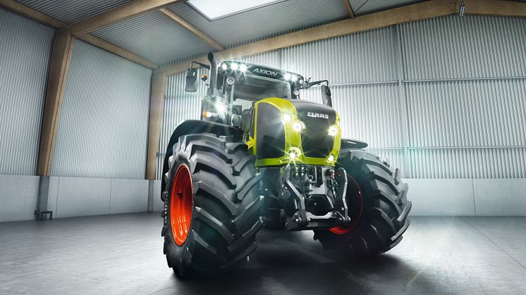 CLAAS by Night_4