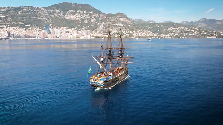 Ostindiefararen Götheborg seglar TPWF-elefanten till Monaco