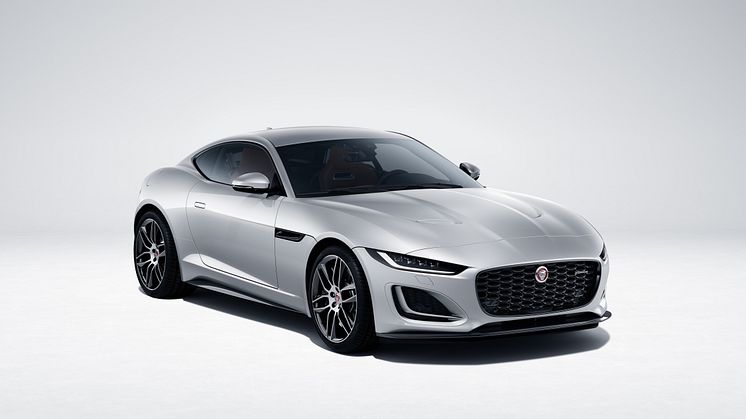 Jag_F-TYPE_22MY_P450_R-Dynamic_Coupe_Exterior_120421_001