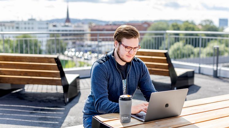 Tilbyr ekstraordinær oppstart av nettstudier 5. mai
