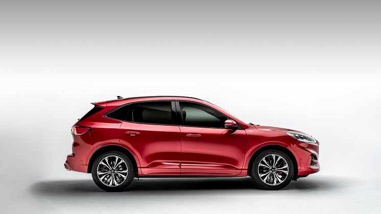 2019_FORD_KUGA_STUDIO_PROFILE_03