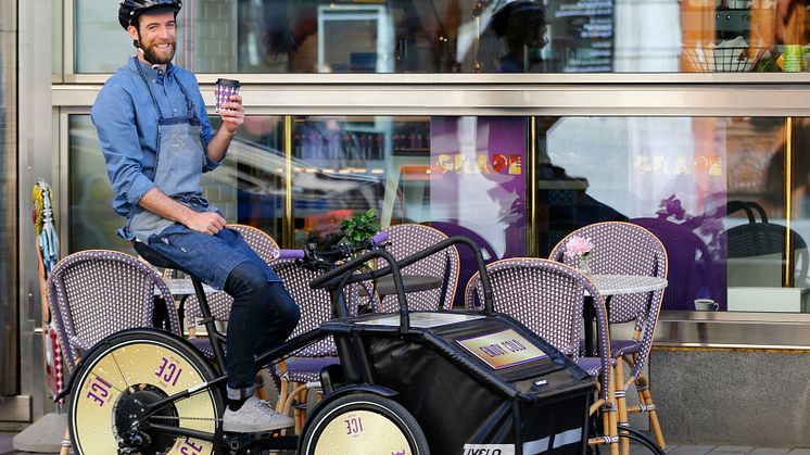 Löfbergs Tentservice fixar morgonkaffet direkt till tältet 