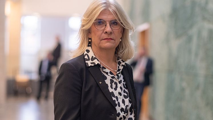 Anna M - Seriös