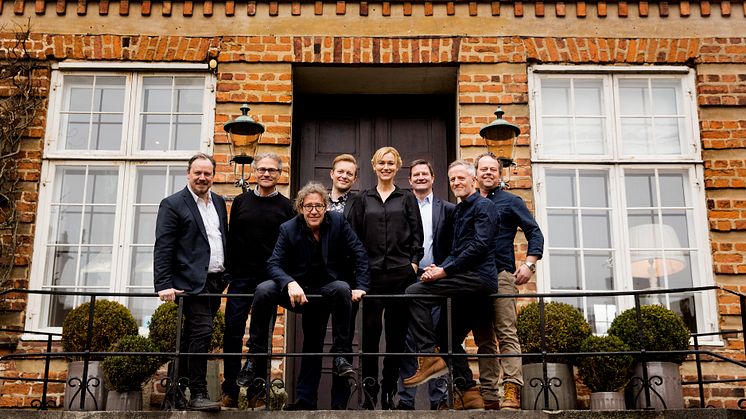 Fra venstre Jens August Wille, Stephen Henriksen, Peter Langdal, Thomas Storm, Xenia Lach-Nielsen, Finn Schumacker, Lars Simonsen, Torben Kirkegaard