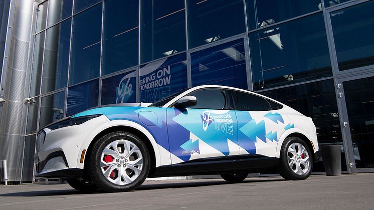 A Ford új szintre emeli a vásárlói és felhasználói élményeket, zökkenőmentes, egyszerű folyamattá alakítva minden ezzel kapcsolatos lépést az autó felfedezésétől kezdve egészen a karbantartásig – és mindezt az elektromos járművekkel kezdi