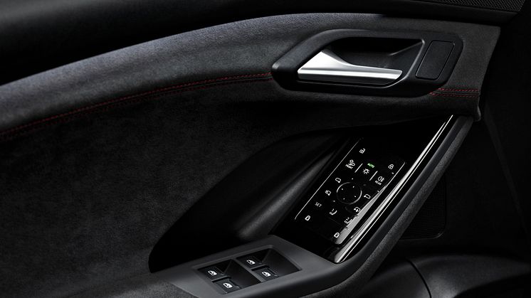 Audi Q6 e-tron kontrolpanel i førerdøren