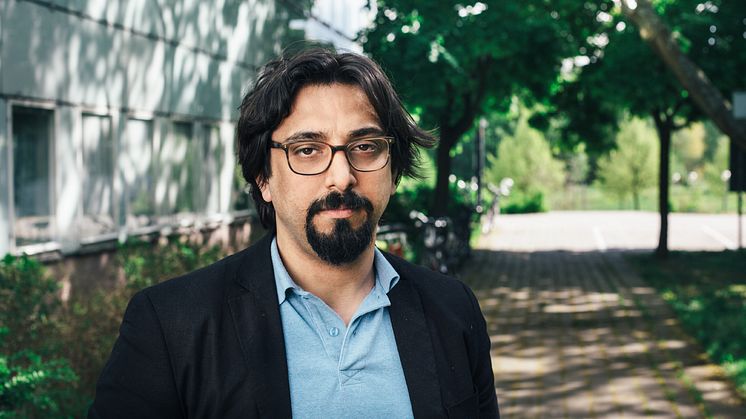 – Organiserad brottslighet har blivit ett slags verktyg som väldigt enkelt kan användas för att inge fruktan, måla upp hotbilder och vid introduktion av olika lagar, säger Amir Rostami, nybliven doktor i sociologi vid Stockholms universitet.