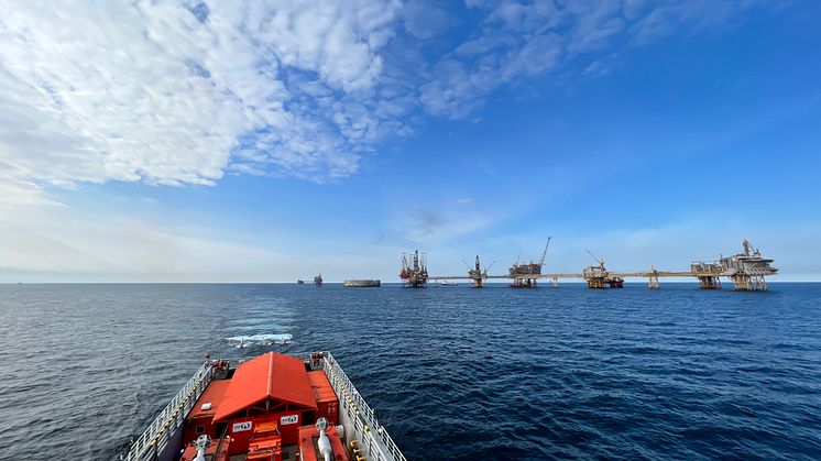 Skandi Nova shooting near Ekofisk installations (Photo: ﻿Magseis Fairfield﻿).