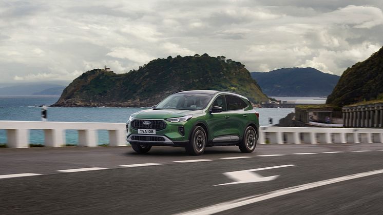 Nya Ford Kuga PHEV kommer bland annat i den nya färgen Bursting Green.