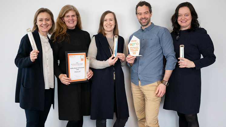 Ildsjeler i Orkla Home & Personal Care gleder seg over internasjonal anerkjennelse. Fra venstre Reidun Næss, Michelle Wentworth, Linn-Christel Strifeldt, Daniel Bondeson og Merete Nes. 