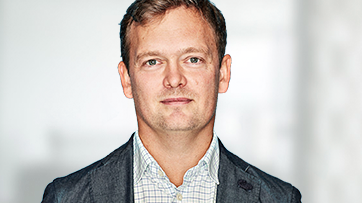 Filip Lundberg, Auktoriserad revisor och Partner, tel: 070-324 96 61, e-post: filip@wahlbergco.se
