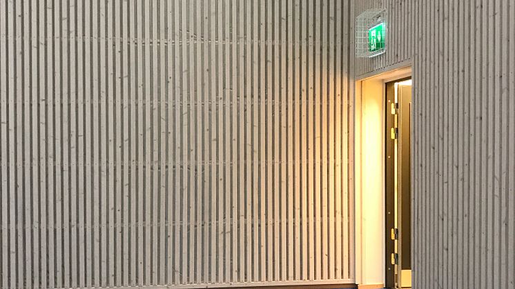 Utforming og materialvalg gir god, dempet akustikk også i gymsalen