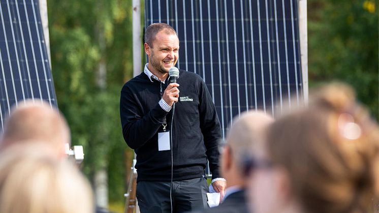 Anders Ådemo, Marknadschef för PiteEnergi, berättade varför de har valt att satsa på solenergi i kallt klimat.