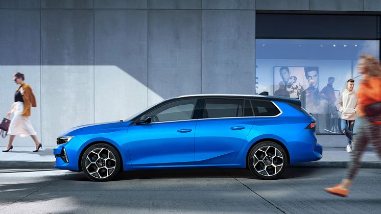 Den nye Astra Sports Tourer har en 57 mm længere akselafstand end hatchbacken.