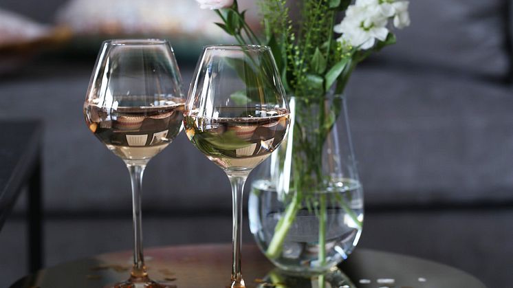 Rosefargede glass Odyssé Hadeland Glassverk