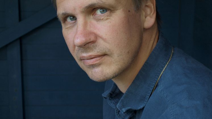 Bildetekst: Jakob Wegelius har høstet flere av verdens mest prestisjefulle barnebokpriser. Nå lanseres etterlengtet oppfølger i den prisbelønnende serien om gorillaen Sally Jones