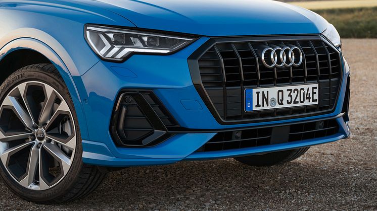 Audi Q3 45 TFSI e (Turboblå)