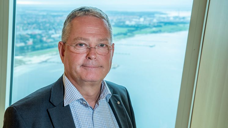 Eon sänker priset på fjärrvärmen, men kritiken kvarstår