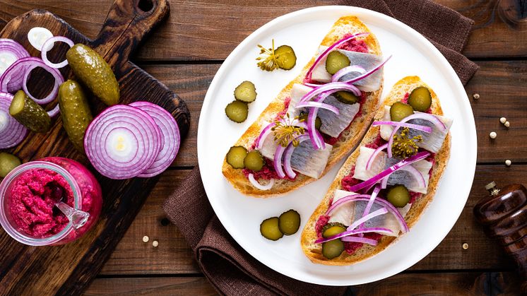 RS13415_Herring-iStock-1128745673.jpg