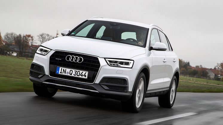 Audi Q3 white front left side