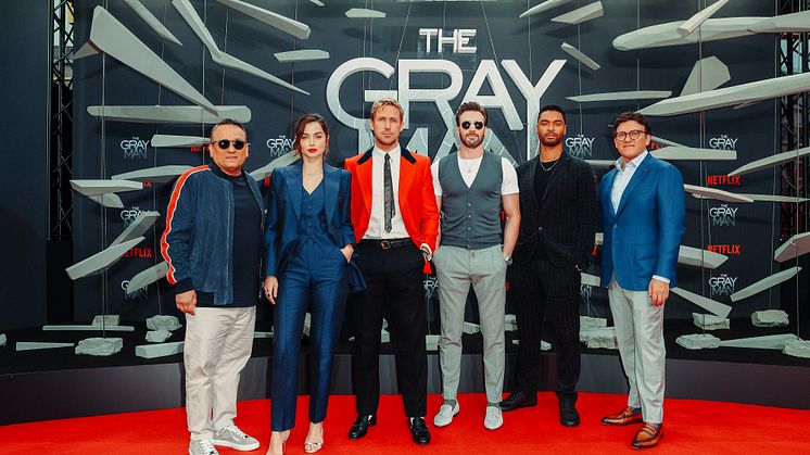 Joe Russo, Ana de Armas, Ryan Gosling, Chris Evans, Regé-Jean Page og Anthony Russo ved The Gray Man premieren