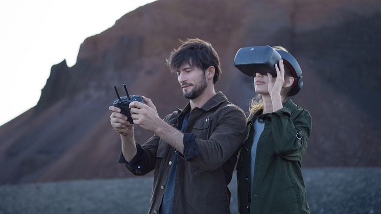 DJI_Mavic2Pro_Smart-Controller+Googles_LS_02_rgb_72