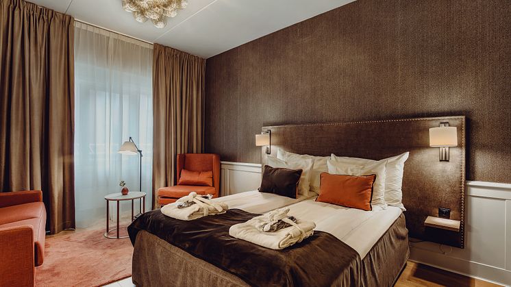 deluxe-room-bed-clarion-collection-hotel-grand-bodø (1)