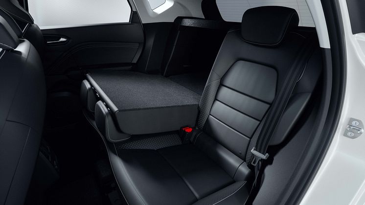 23MY_ASX_PHEV_Instyle_Overview_rear_seats_1