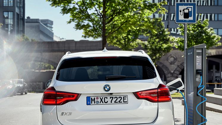 BMW iX3
