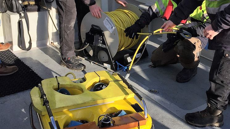 Saneringen av miljöfarliga vrak inleds: Nu töms fiskefartyget Thetis på olja