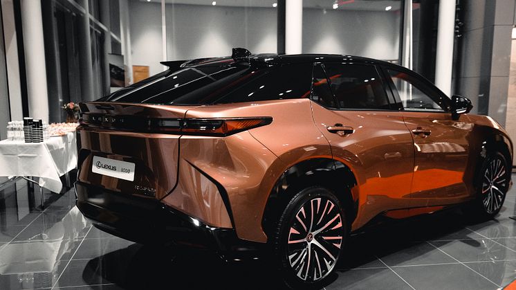 Lexus RZ