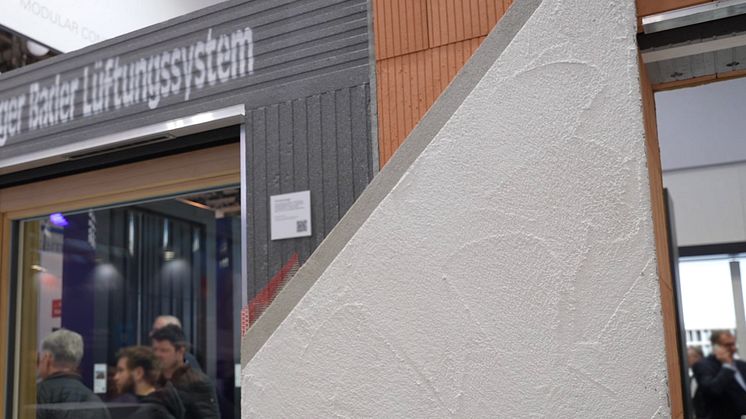 Ziegelwand mit Putz auf der BAU 2025, Messe München © Messe.TV