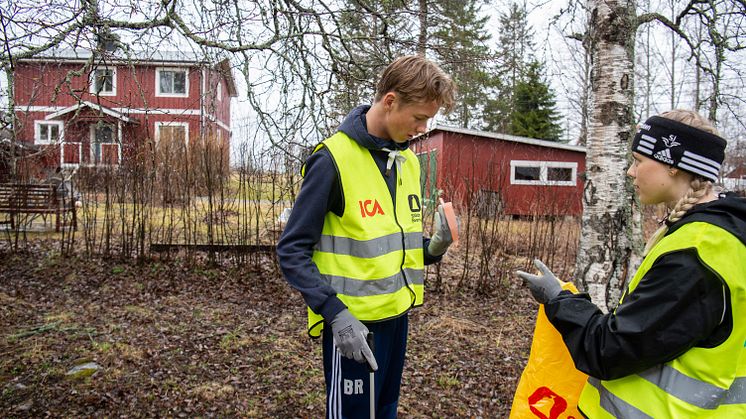 Klara, färdiga, städa! med Ås IF