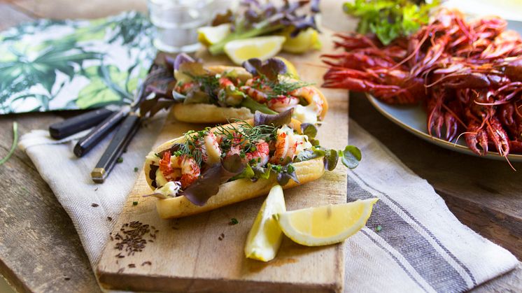 Lobster rolls i nya varianter till kräftskivan