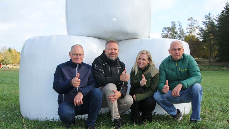 Trioworld and major Nordic agricultural cooperatives take a unique step to reduce bale wrap climate impact, from left: Poul Möller (Hornsyld), Göran Ericson (Trioworld), Helena Häggblad (Lantmännen), Jan Håvard Kingsrød (Felleskjøpet)