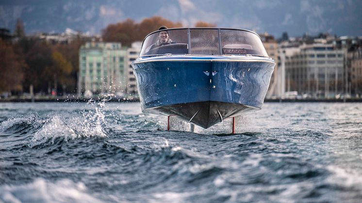 With an endurance of 2,5 hours at 20 knots, the Seven has three times the range of any other electric boat on the market. This picture was taken on Lake Geneva before the homologation trials.