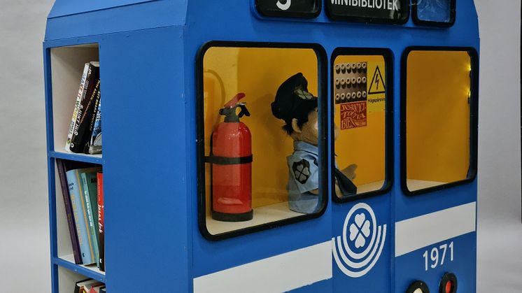 Minibibliotek - minitunnelbanevagn med böcker