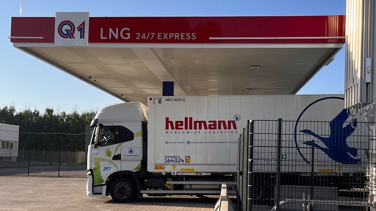 Q1 und Hellmann machen Logistik mit Bio-LNG klimafreundlicher.